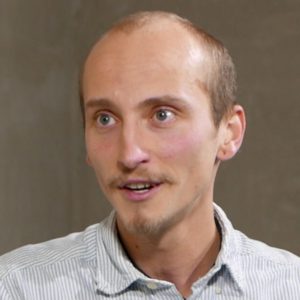 [Diskusný Klub] Ekonóm: Kapitalizmus sa má zmeniť. Ľudia dostanú od štátu pasívny príjem a budú robiť iba to, čo ich baví