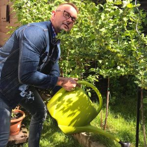 #15 Prečo má sused zelenšiu trávu? S Rasťom Sopkom o zelenej energii a digestáte. A aj vaša tráva bude zelená…