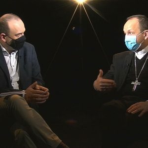 .blížni s biskupom Haľkom: Ako plnohodnotne prežívať veľkonočné sviatky