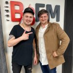 Spevák a multiinštrumentalista René Bošeľa v Popoludní s BB FM episode thumbnail