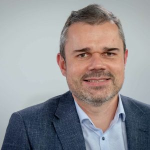 Plošné zatváranie škôl je problém, ale musíme rešpektovať autority