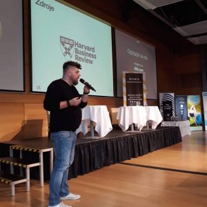 7. Pokec o komunikácii – Oliver Jakubík