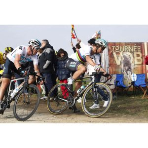 #68 Sagan sa radoval cez Vivianiho slzy, ladí formu na Ronde
