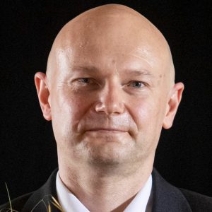 Virológ Klempa: Zdraví ľudia by si už od strachu z pandémie mohli oddýchnuť