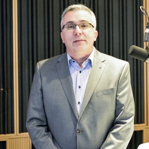 J. Vozár – Parlament nemá dôvod na obštrukcie pri voľbe… (Braňo Závodský naživo)