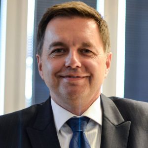 Peter Kažimír – Nevidím priestor na zásadné znižovanie príjmov štátu
