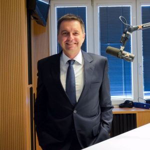 Peter Kažimír – Znižovanie deficitu nie sú preteky