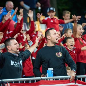 O skalných fanúšikoch futbalovej Dukly s jedným z lídrov kotla