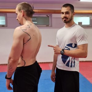 Škola Pohybu ep.19 – Čo spôsobuje hrbenie a ako to riešiť? Fitness a fyzio podcast
