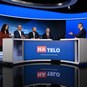 Na telo (26. 5.): Richard Sulík, Jaroslav Naď,József Berényi a Zuzana Gabrižová