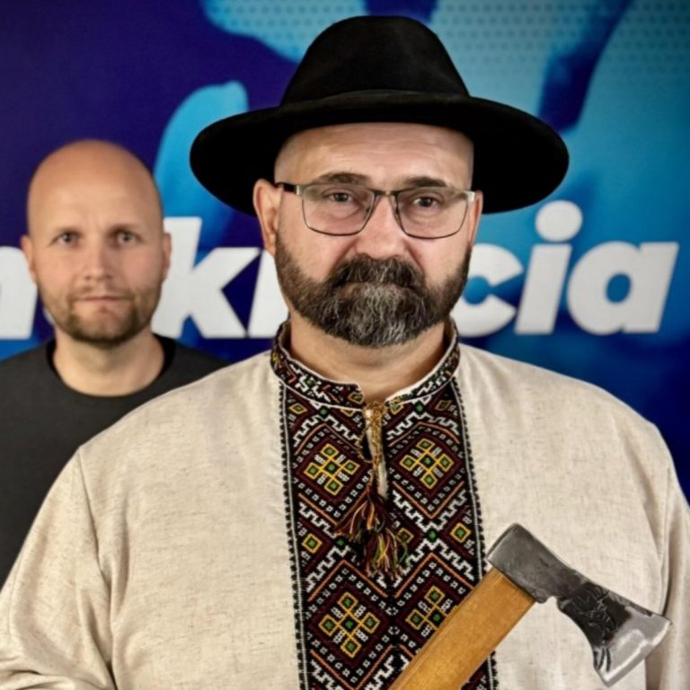 Laťák hovorí