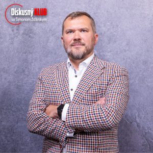 Karas ostro: Šutaj Eštok kvôli pár našim ľuďom ochromil celu políciu!