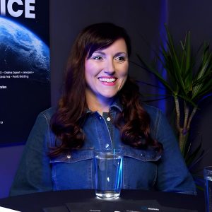 SHAPEN barefoot o nesmrteľnosti čínskych fejkov, sile komunity a kecoch o work-life balance 🌍 Ecommerce 2034 podcast