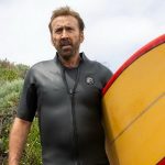 Surf namiesto bejzbolky. Nicolas Cage a jeho voľný pád šokuje v kinách episode thumbnail
