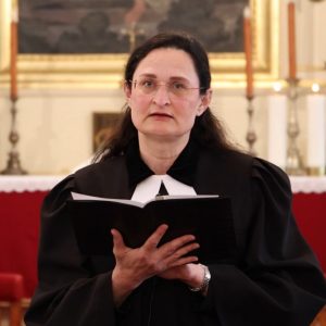 Nie ľudskou silou