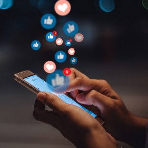 SHARE: Ako nás algoritmy chytili do pasce a ako z nej von, radí odborníčka