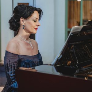 Hudba ako životná cesta: Klaviristka a pedagogička Eva Varhaníková v BB FM rádiu