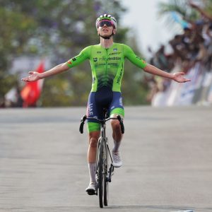 Tadej Pogačar vládne ďalej, v ženách historické prekvapenie