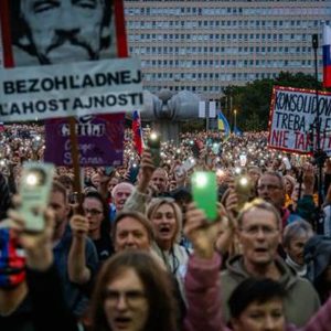 Ranný brífing: Koalícia dorába, opozícia mobilizuje verejnosť. V USA po vražde Kirka začal hon