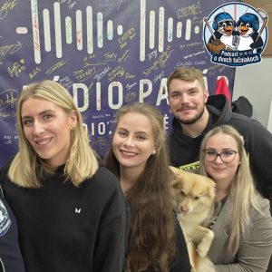 „U dvoch tučniakoch“ s partnerkami hokejistov