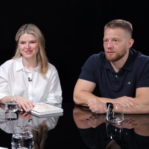 Psychologička M. Debrecká a lekár B. Bajer: „Traumu z detstva vidno v črevách, mačacie pradenie znižuje tep a plač nás chráni“