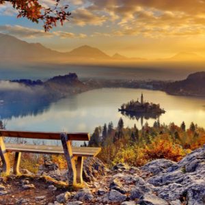 Dopoludnie na Infovojne s Adrianom 16.12.2025