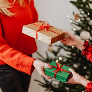 Vianočné darčeky – koľko ich je tak akurát?