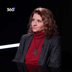 Psychiatrička Kaščáková: “Každého druhého v detstve emočne zanedbávali. Ženy to robia aj vtedy, keď pri kočíkovaní pozerajú na telefón a nevšímajú si dieťa”