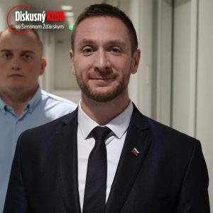 Uhrík: Nebudem skákať so Šimečkom na pódiu, len preto, aby som kritizoval Ficovu vládu!