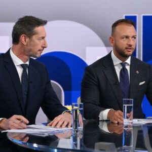 Na telo (12. 1.): Matúš Šutaj Eštok (Hlas-SD) a Milan Majerský (KDH)