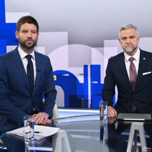 Na telo (9. 2.): Tibor Gašpar (Smer) a Michal Šimečka (PS)