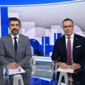 Na telo (13. 4.): Erik Tomáš (Hlas-SD) a Ján Hargaš (PS)