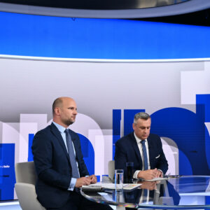 Na telo (4. 5.): Andrej Danko (SNS) a Gábor Grendel (SLOVENSKO)