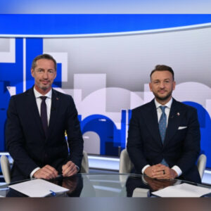 Na telo (12. 10.): Matúš Šutaj Eštok (Hlas-SD) a Milan Majerský (KDH)