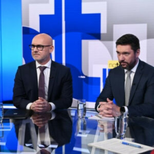 Na telo (18. 1.): Richard Takáč (Smer-SD) a Branislav Gröhling (SaS)