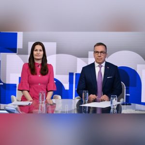 Na telo (29. 3.): Erik Tomáš (Hlas-SD) a Martina Bajo Holečková (SaS)