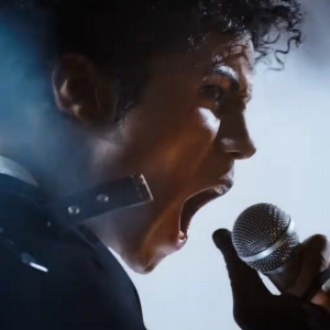 .týždeň vo filme: Kráľ popu a sliepka, ktorá nie je sliepka